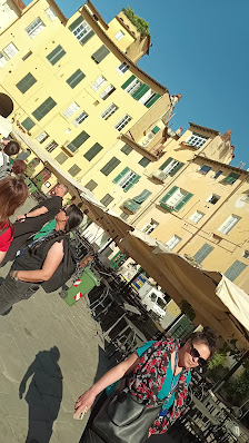 Piazza dell'Anfiteatro thumb 2